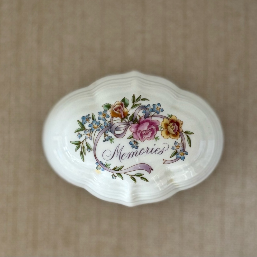 Vintage Avon Floral White Keepsake Box